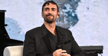 Marco Mengoni, il dolore per la morte della mamma: “Il periodo più buio della mia vita”