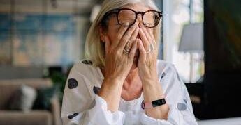 Menopausa, l’indagine: “Cade il tabù ma una donna su 3 nasconde i sintomi”