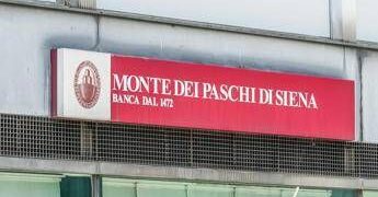 Mps, dal cda no al rilancio di Intesa: “Premio resta inferiore alla media”