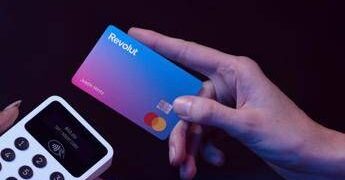 Revolut down, blackout globale delle funzioni e oltre 1.500 segnalazioni in Italia