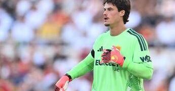 Roma, infortunio per Svilar e stop di almeno un mese: ecco quali partite salta e quando può tornare in campo