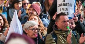 Scuola, sciopero nazionale venerdì 16 ottobre: docenti e dirigenti in piazza