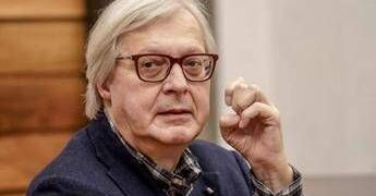 Sgarbi sottoposto a tracheostomia. Il bollettino medico: condizioni stabili, migliora quadro polmonare