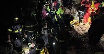 Speleologo bloccato in una grotta nel Nuorese, proseguono operazioni di salvataggio