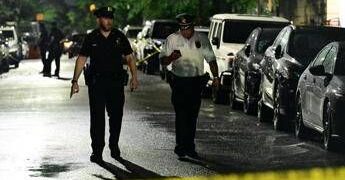 Strage in Usa, uomo armato uccide 8 persone e poi si toglie la vita: tra le vittime 2 bambini