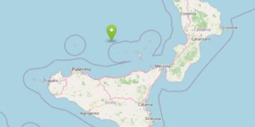 Terremoto in Sicilia, continua lo sciame sismico nel mar Tirreno Meridionale: decine di scosse nella notte