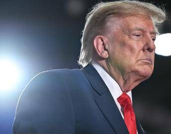 Trump, l’accordo con Putin e l’attacco a Zelensky: “Ucraina ha bisogno di un altro presidente”