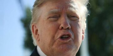 “Trump venga in tribunale e risponda alle domande”, il presidente convocato al processo contro la Bbc